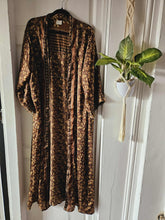 Load image into Gallery viewer, Repurposed Sari Kimono www.karmaripon.co.uk