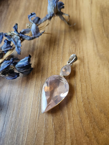 Rose Quartz Pendant set in 925 Silver www.karmaripon.co.uk
