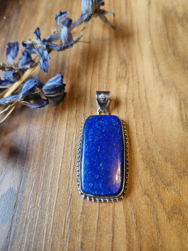 Lapis Lazuli Pendant set in 925 Silver www.karmaripon.co.uk