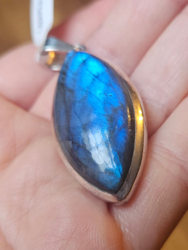 Labradorite Pendant set in 925 Silver www.karmaripon.co.uk
