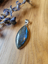 Load image into Gallery viewer, Labradorite Pendant set in 925 Silver www.karmaripon.co.uk