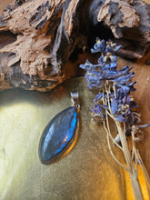 Load image into Gallery viewer, Labradorite Pendant set in 925 Silver www.karmaripon.co.uk