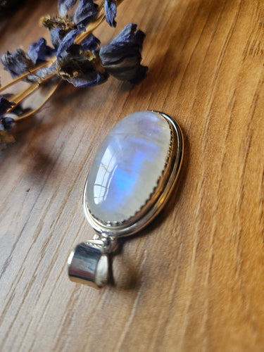 Rainbow Moonstone Pendant set in 925 Silver