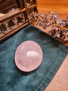Rose Quartz Palm Stone www.karmaripon.co.uk