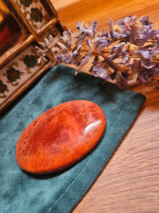 Fire Agate Palm Stone www.karmaripon.co.uk