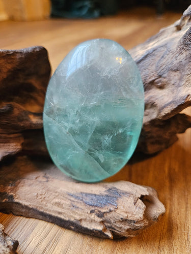 Green Fluorite Palm Stone www.karmaripon.co.uk