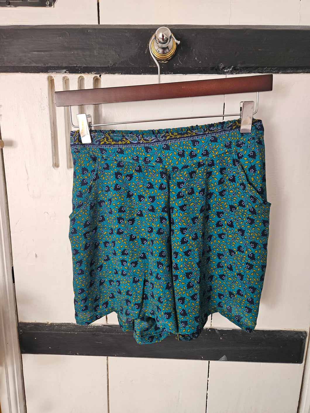 Repurposed Sari Shorts Uk 8