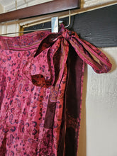 Load image into Gallery viewer, knee Length Reversible Repurposed Sari Wrap skirt UK 8-16
