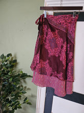 Load image into Gallery viewer, knee Length Reversible Repurposed Sari Wrap skirt UK 8-16