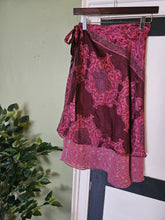 Load image into Gallery viewer, knee Length Reversible Repurposed Sari Wrap skirt UK 8-16