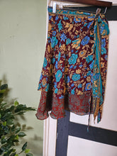 Load image into Gallery viewer, knee Length Reversible Repurposed Sari Wrap skirt UK 8-16