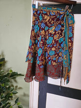 Load image into Gallery viewer, knee Length Reversible Repurposed Sari Wrap skirt UK 8-16