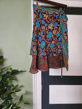 Load image into Gallery viewer, knee Length Reversible Repurposed Sari Wrap skirt UK 8-16