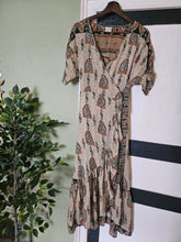 Load image into Gallery viewer, Pink &amp; Orange Spanish Dress S UK 8-12