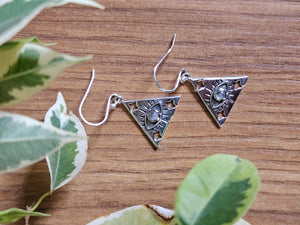 Moonstone Earrings set in 925 Silver www.karmaripon.co.uk