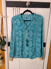 Load image into Gallery viewer, repurposed sari long sleeved shirt www.karmaripon.co.uk
