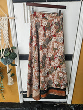 Load image into Gallery viewer, Cotton Block print Trousers ww.karmaripon.co.uk