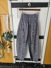 Load image into Gallery viewer, Moti Block Print Cotton Trousers