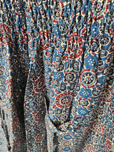 Load image into Gallery viewer, Moti Block Print Cotton Trousers