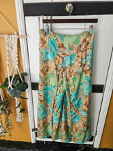 Load image into Gallery viewer, Sari Fisherman Trousers ww.karmaripon.co.uk