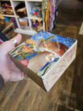 Load image into Gallery viewer, Small Wooden Mushroom Boxes