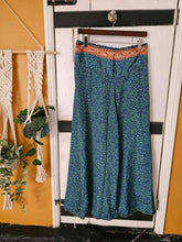 Load image into Gallery viewer, Hippy Daze yoga/Meditation Trousers UK 8-14 www.karmaripon.co.uk