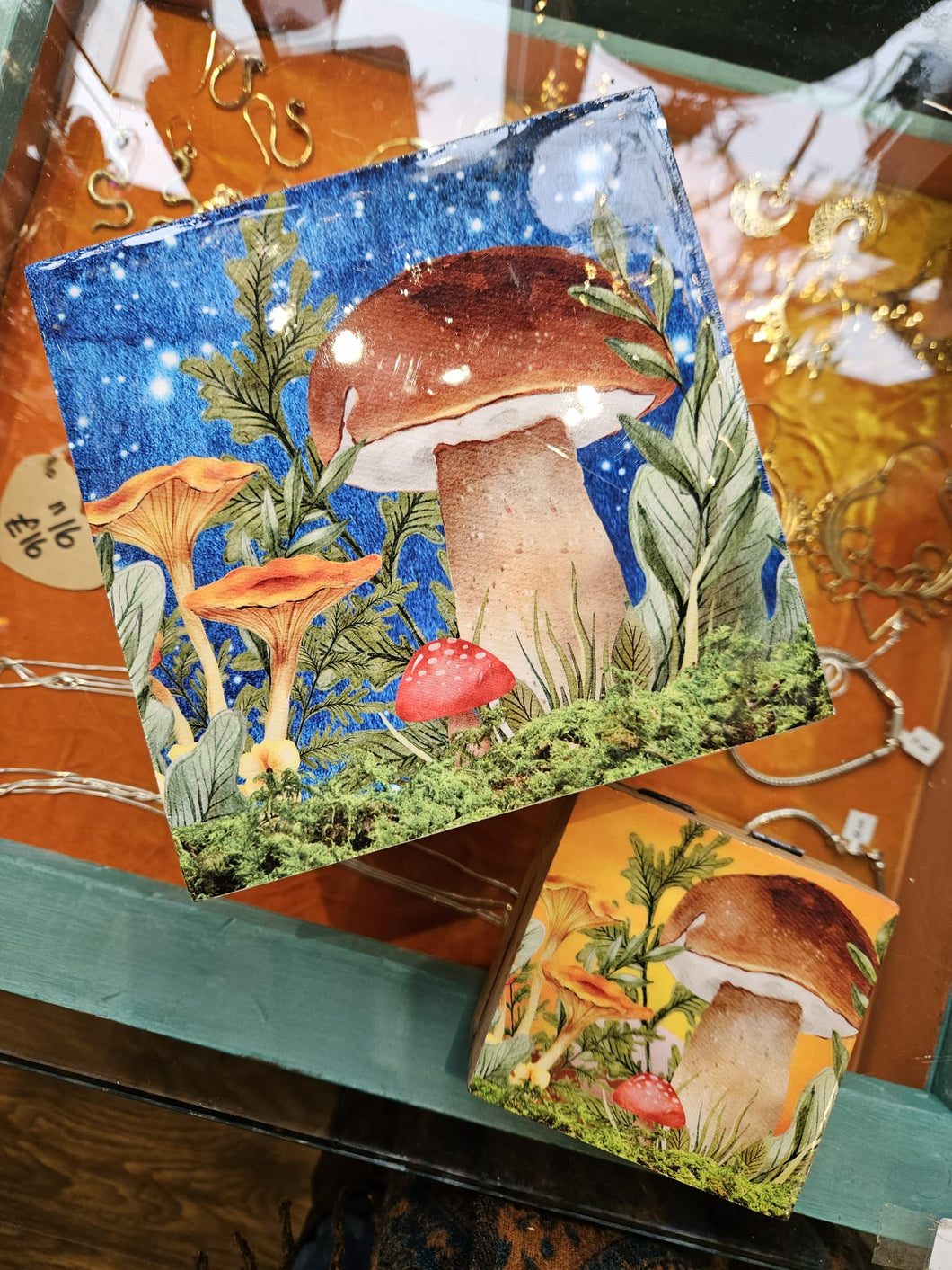 Small Wooden Mushroom Boxes
