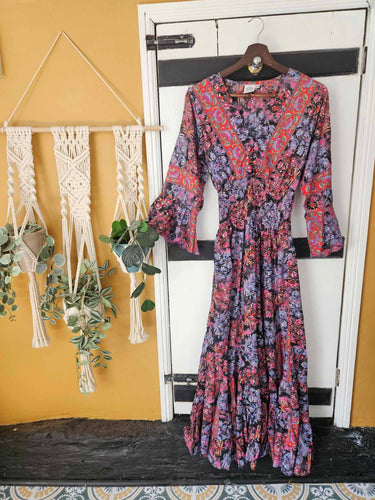 Safed Dress www.karmaripon.co.uk
