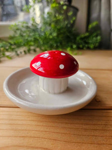 Mushroom ash catcher www.karmaripon.co.uk