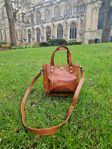 Ladies Tan Leather Handbag - Everyday Handbag www.karmaripon.co.uk
