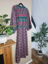 Load image into Gallery viewer, Teal &amp; Pink repurposed Sari Kimono www.karmaripon.co.uk
