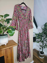Load image into Gallery viewer, Pink Toned Safed Dress www.karmaripon.co.uk