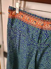 Load image into Gallery viewer, Hippy Daze yoga/Meditation Trousers UK 8-14 www.karmaripon.co.uk