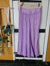 Load image into Gallery viewer, Hippy Daze yoga/Meditation Trousers UK 8-14 www.karmaripon.co.uk