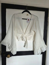 Load image into Gallery viewer, Jute Butterfly Top www.karmaripon.co.uk