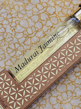 Load image into Gallery viewer, Organic Spray Fragrance www.karmaripon.co.uk