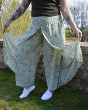 Load image into Gallery viewer, Fishermen pants www.karmaripon.co.uk