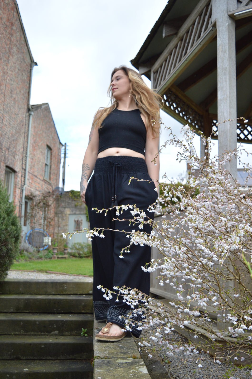 Tanvi Black Jute Trousers www.karmaripon.co.uk