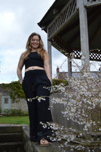 Load image into Gallery viewer, Tanvi Black Jute Trousers www.karmaripon.co.uk