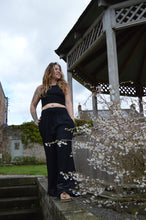 Load image into Gallery viewer, Tanvi Black Jute Trousers www.karmaripon.co.uk