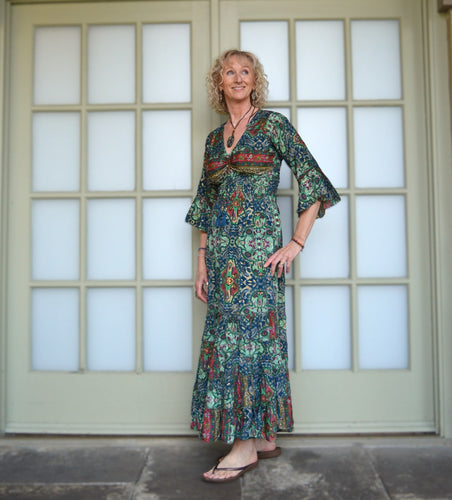 Laal Dress www.karmaripon.co.uk