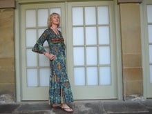 Load image into Gallery viewer, Laal Dress www.karmaripon.co.uk
