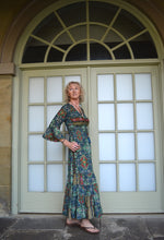 Load image into Gallery viewer, Laal Dress www.karmaripon.co.uk