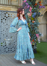 Load image into Gallery viewer, Safed Dress www.karmaripon.co.uk