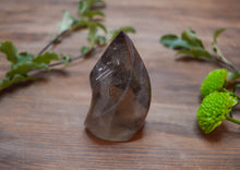 Load image into Gallery viewer, Smokey Quartz Flame www.karmaripon.co.uk