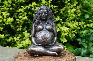 Gaia Figure www.karmaripon.co.uk