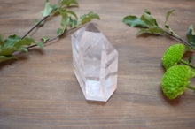 Load image into Gallery viewer, Quartz Crystal Point www.karmaripon.co.uk