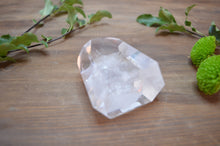Load image into Gallery viewer, Quartz Crystal Point www.karmaripon.co.uk