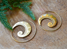 Load image into Gallery viewer, Brass Spiral Indian Earrings