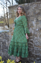 Load image into Gallery viewer, Green Laal Dress Size 14-18UK www.karmaripon.co.uk